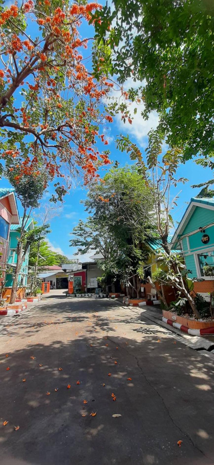 Rak Kun Resort 2 Nakhon Sawan Extérieur photo