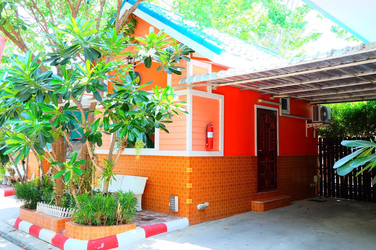 Rak Kun Resort 2 Nakhon Sawan Extérieur photo