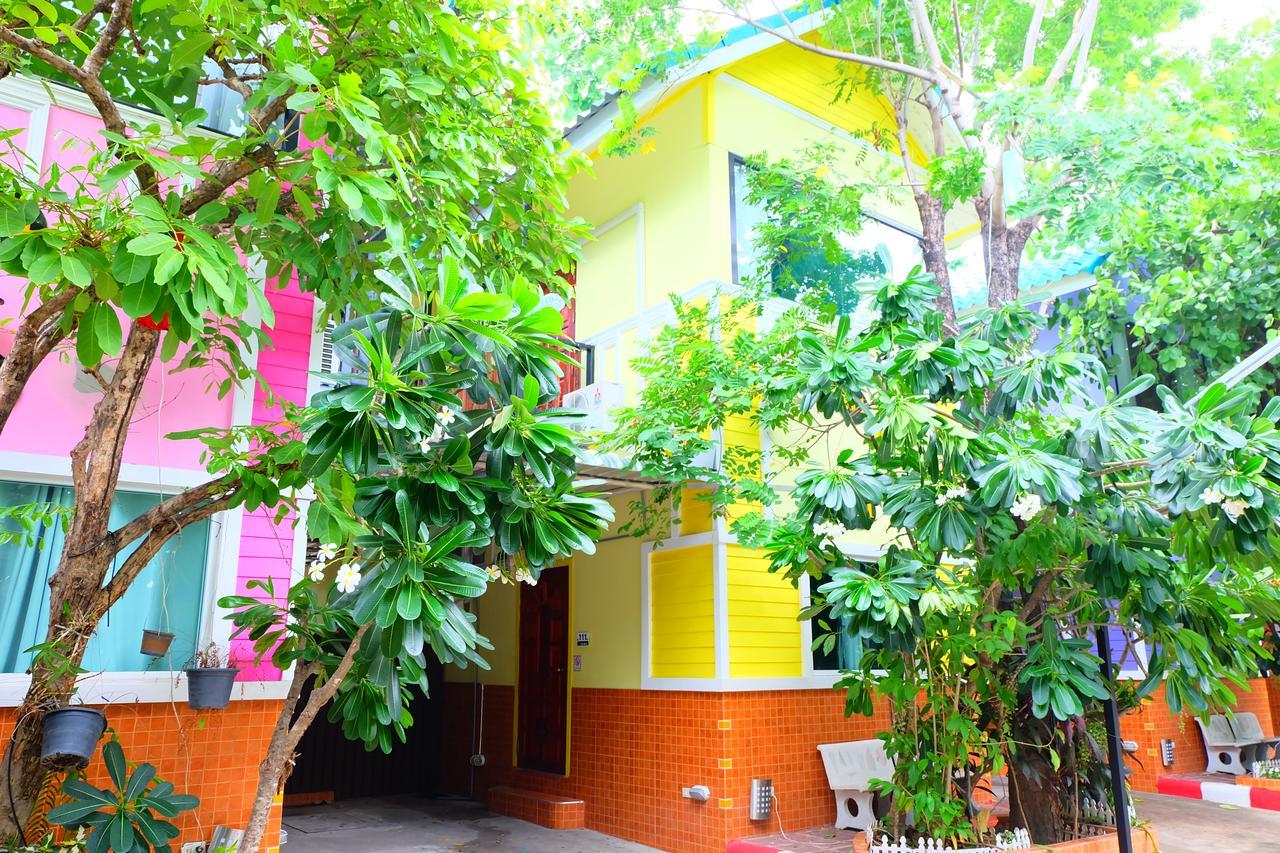 Rak Kun Resort 2 Nakhon Sawan Extérieur photo