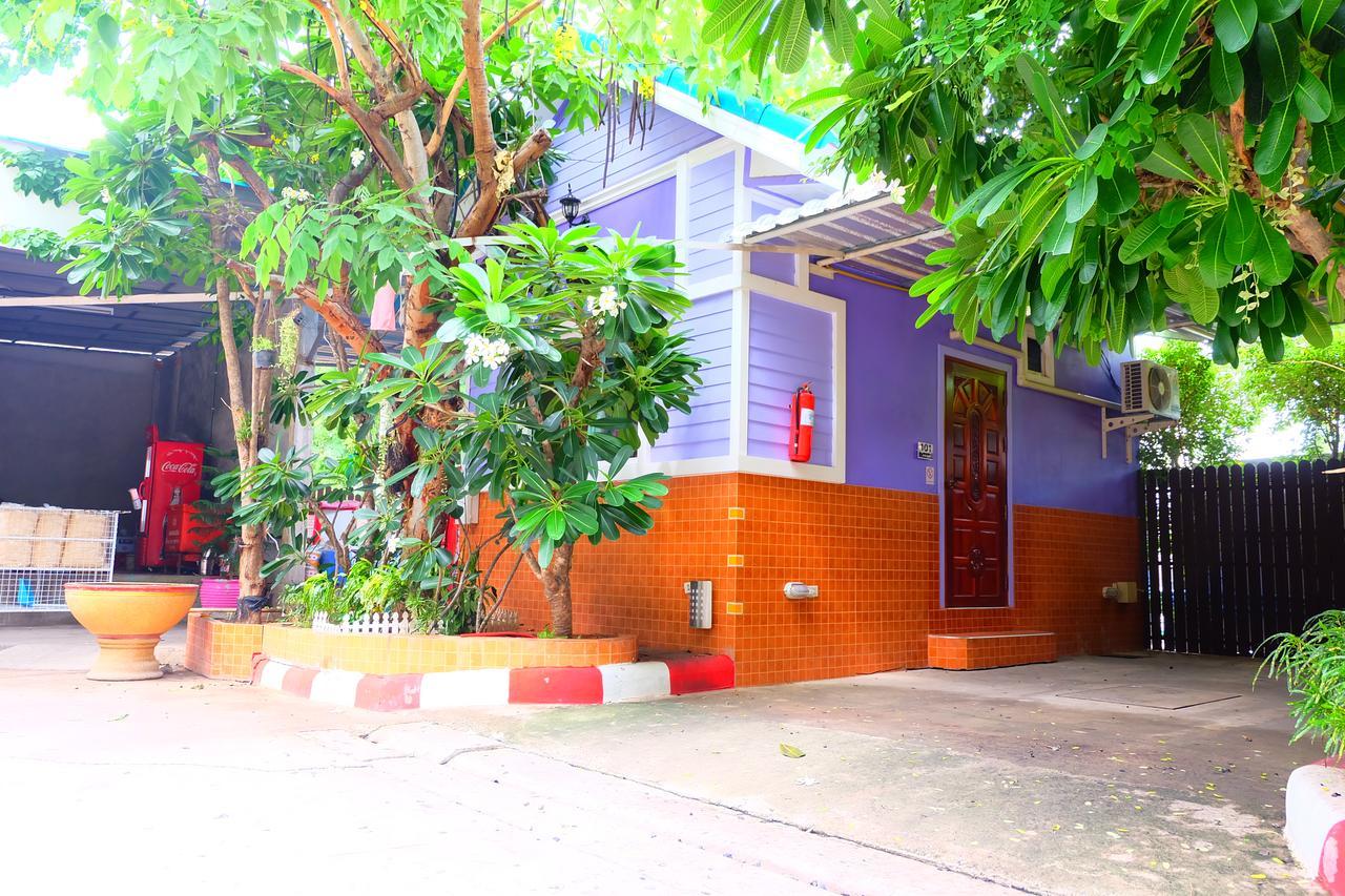 Rak Kun Resort 2 Nakhon Sawan Extérieur photo