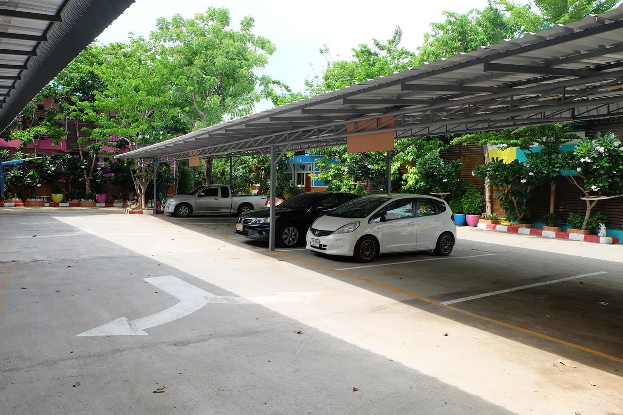 Rak Kun Resort 2 Nakhon Sawan Extérieur photo