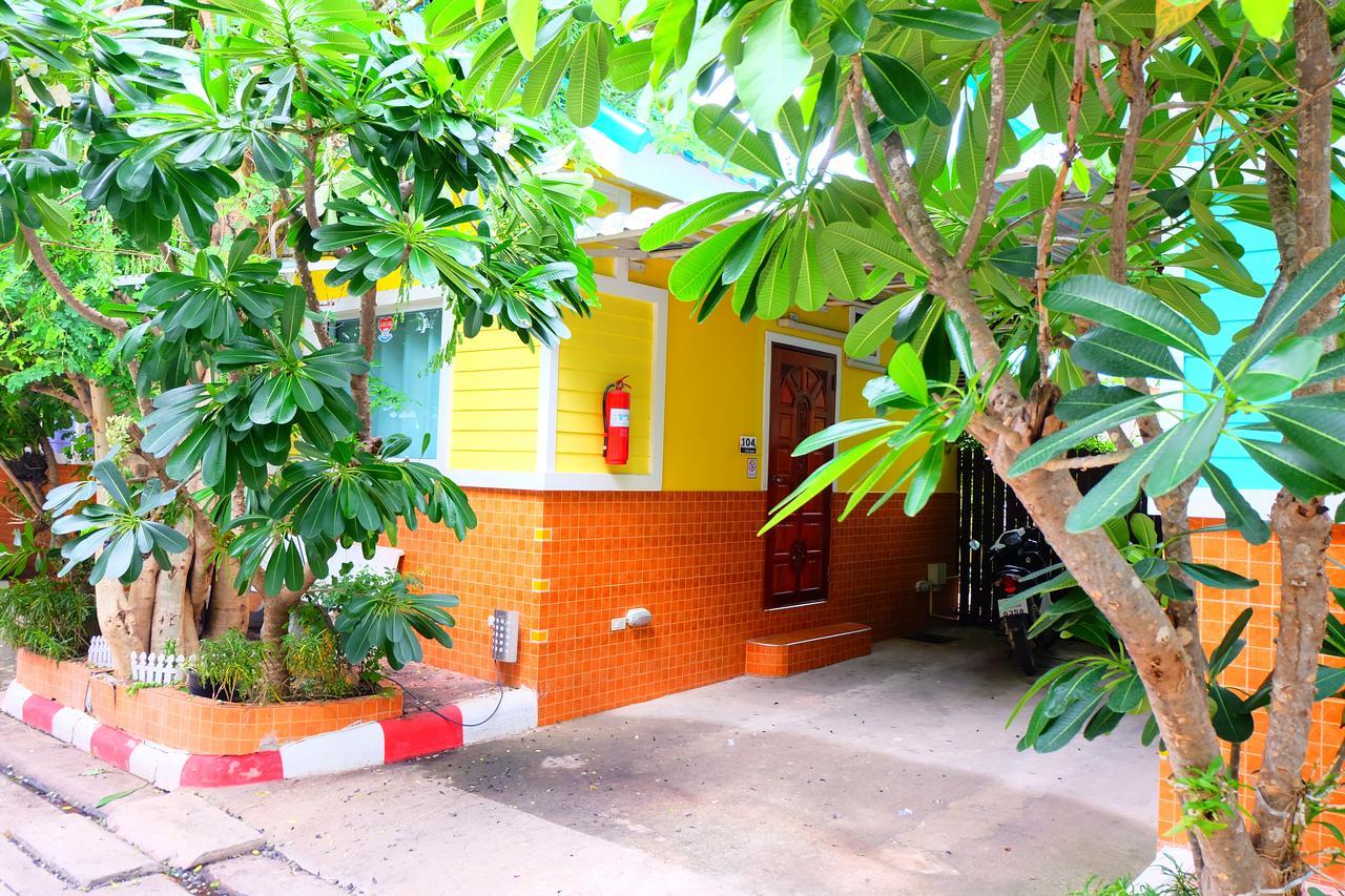 Rak Kun Resort 2 Nakhon Sawan Extérieur photo