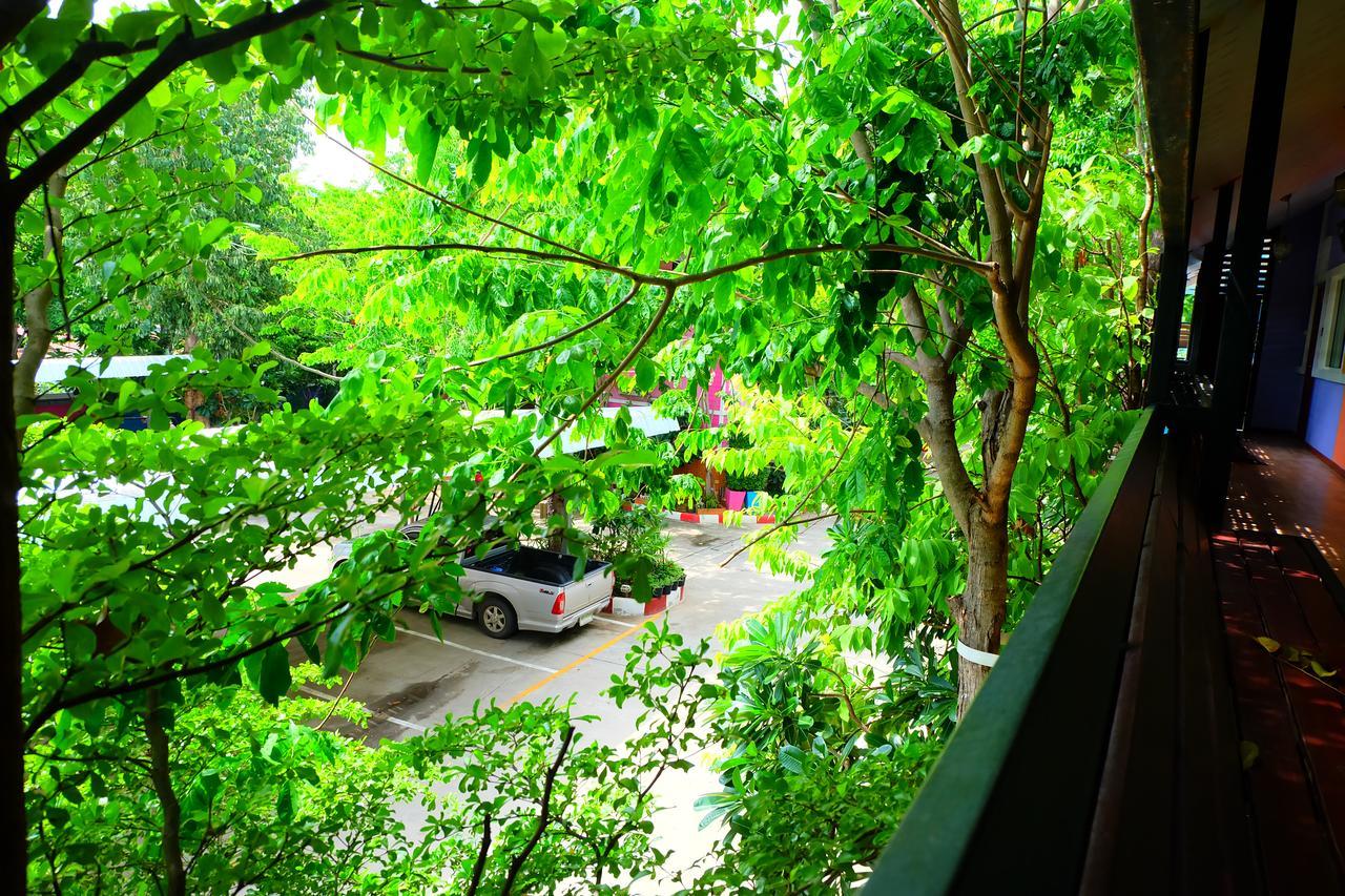 Rak Kun Resort 2 Nakhon Sawan Extérieur photo