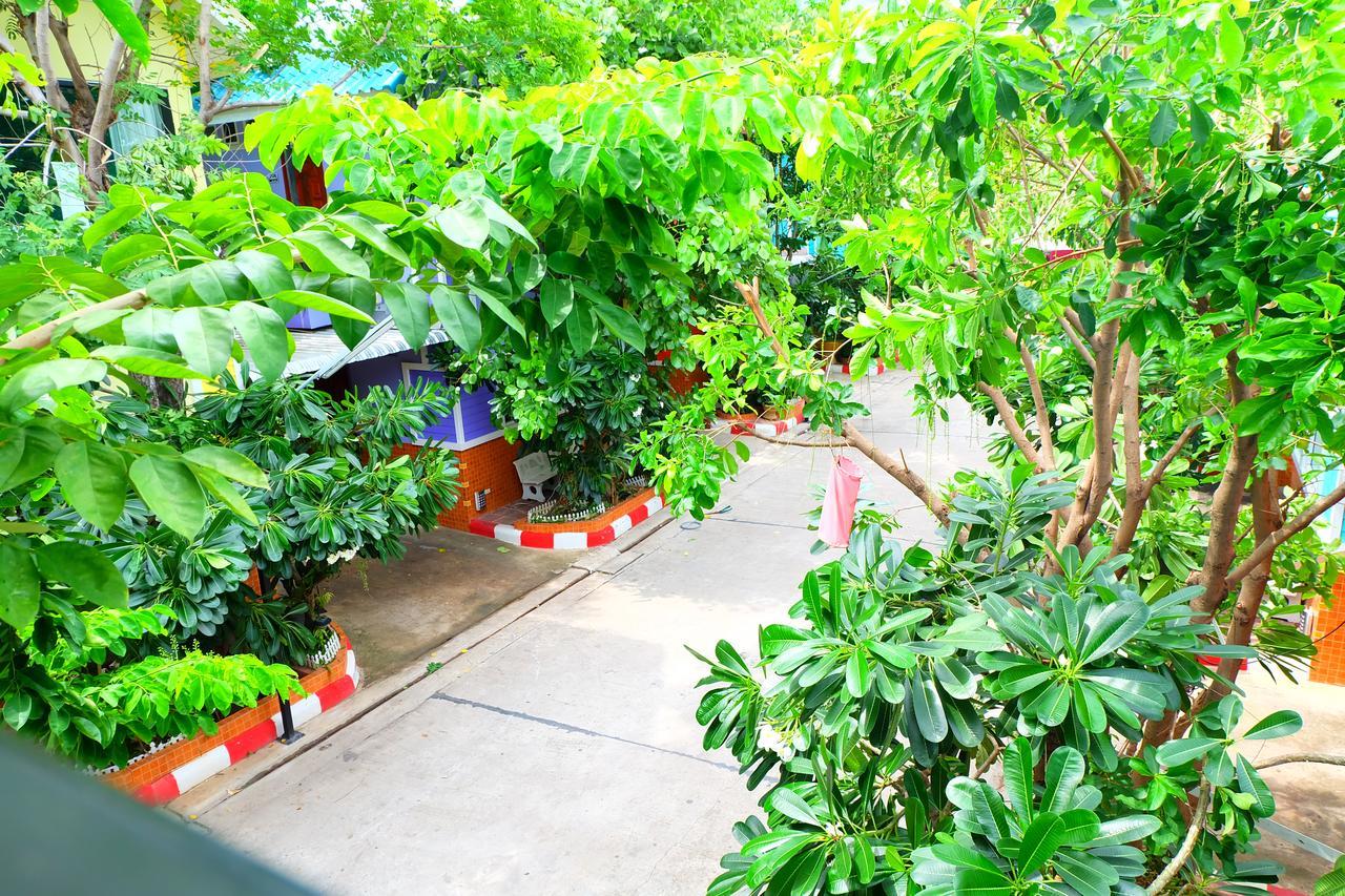 Rak Kun Resort 2 Nakhon Sawan Extérieur photo