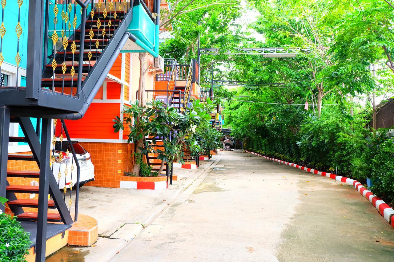 Rak Kun Resort 2 Nakhon Sawan Extérieur photo