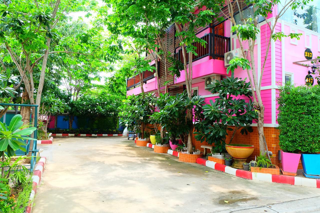 Rak Kun Resort 2 Nakhon Sawan Extérieur photo