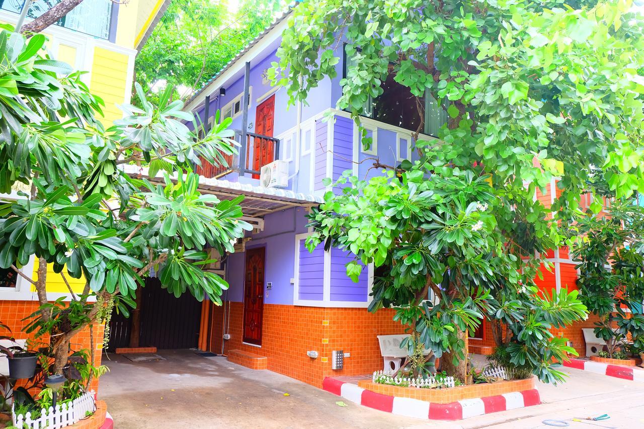 Rak Kun Resort 2 Nakhon Sawan Extérieur photo