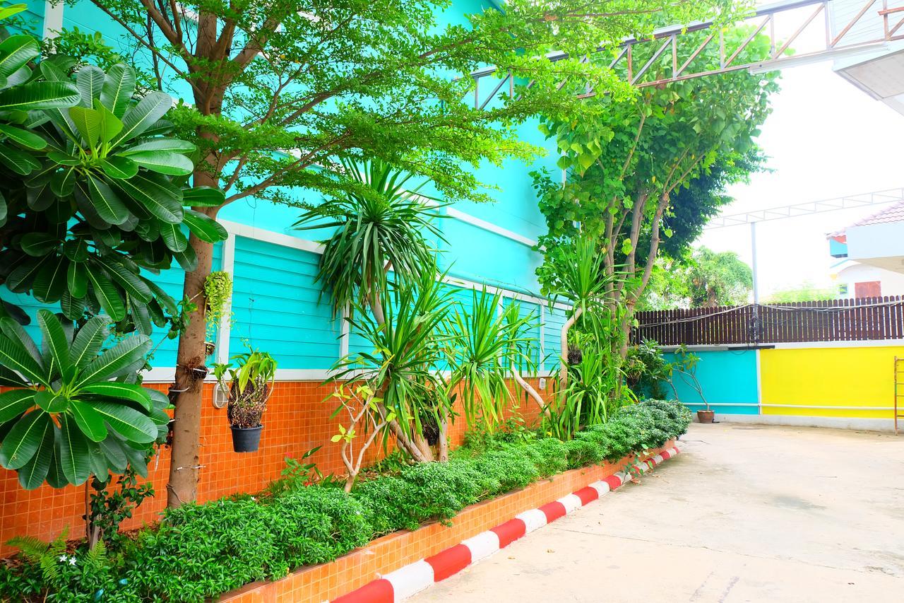 Rak Kun Resort 2 Nakhon Sawan Extérieur photo