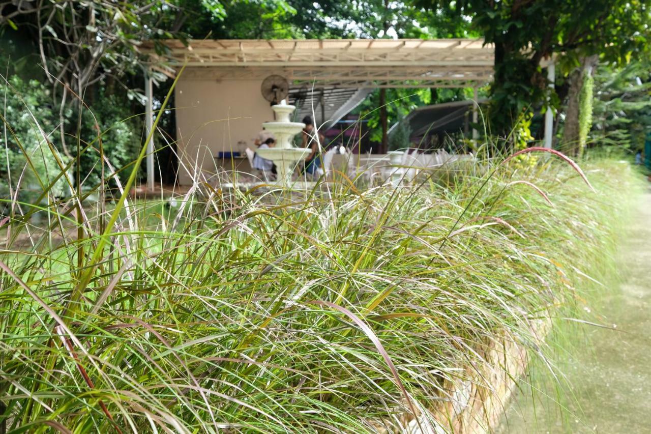 Rak Kun Resort 2 Nakhon Sawan Extérieur photo