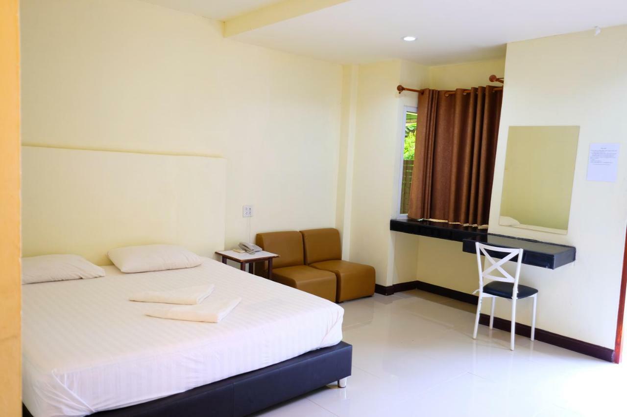 Rak Kun Resort 2 Nakhon Sawan Extérieur photo